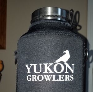 ❤Yukon Growlers NIB...64 oz insulated thermos with